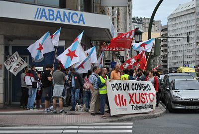 16-07-11 MobilizacionCentrosChamadasACorunha07.JPG